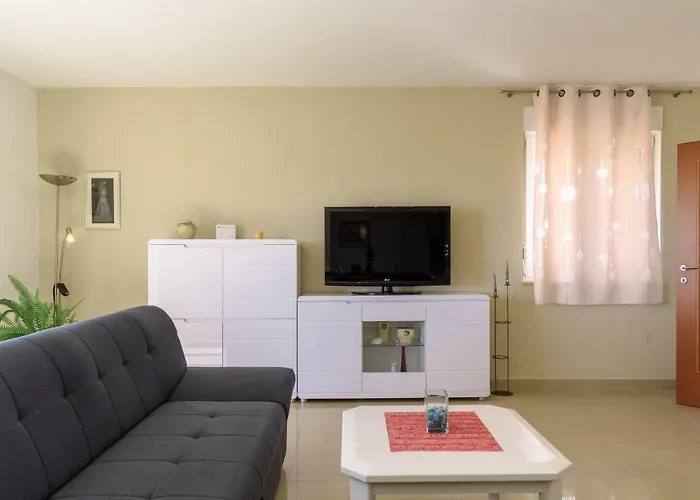 Niko Apartament *